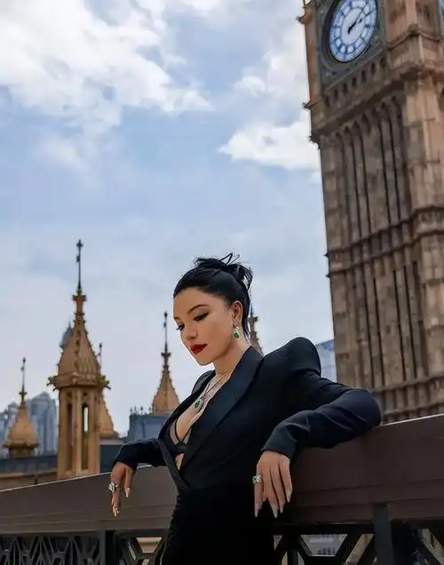 超级女声冠军江映蓉整容失败像怪物全身只剩眼球是自己的