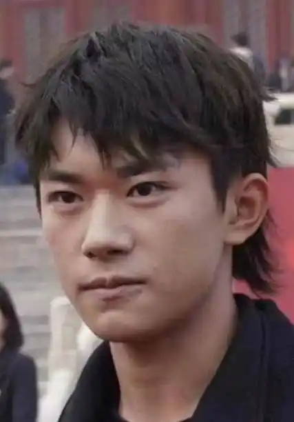 男明星真实面貌丑的千奇百怪,太幻灭了!