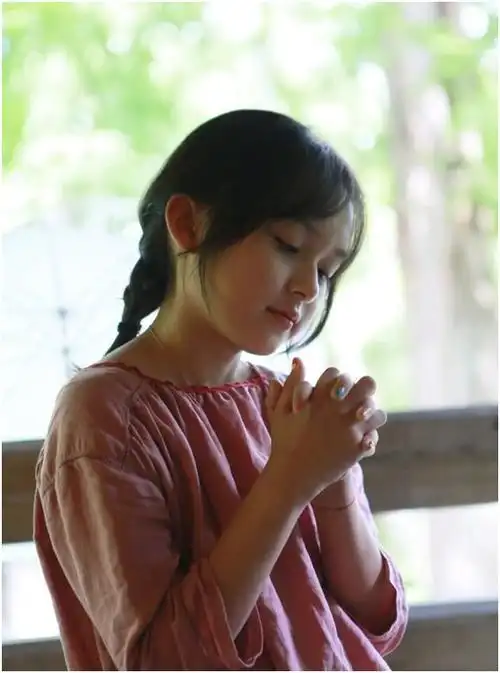 小芈月刘楚恬近照个子明显抽高笑起来已有青少女的感觉