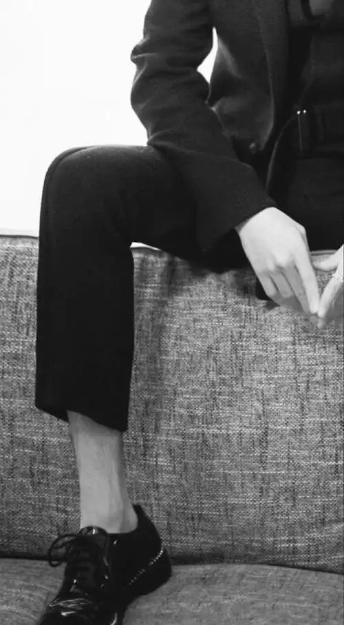 200524 真的好绝一男的!细节控福利只肖战名品脚踝大赏