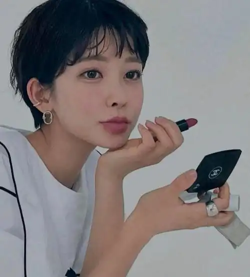 新款女生短发推荐 款款洋气又减龄_最新发型 - 美发站