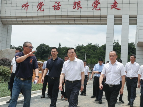 温州网讯 市委书记陈伟俊昨赴平阳县调研,接受革命精神洗礼,指导革命