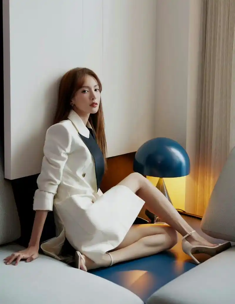 金晨一字带高跟鞋[色][色] #金晨