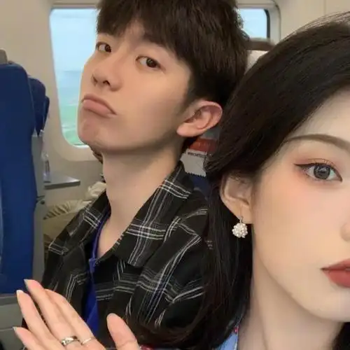 2020最潮好看的真人情侣头像