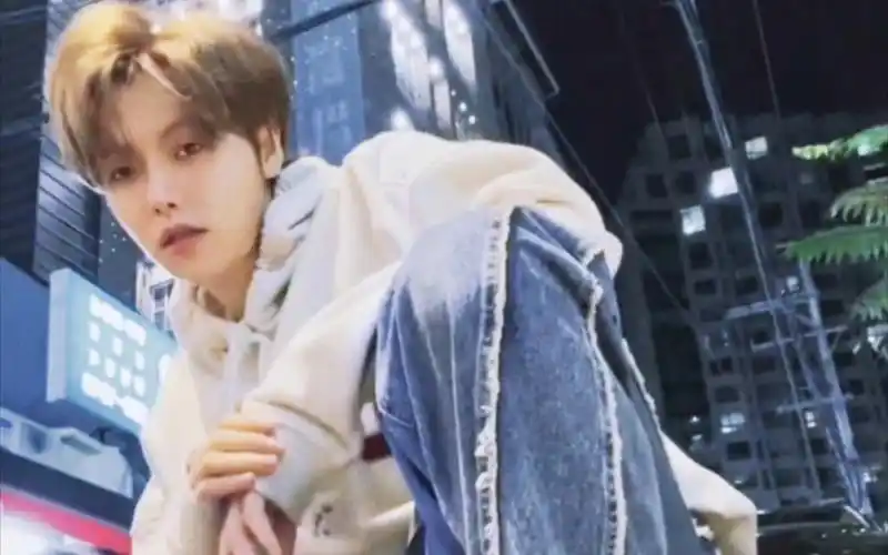 【肖宇梁】一张氛围感图片!