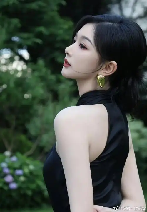 孔雪儿身材是真的好