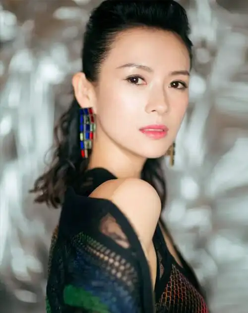 章子怡高清俏丽美照,楚楚动人!__财经头条