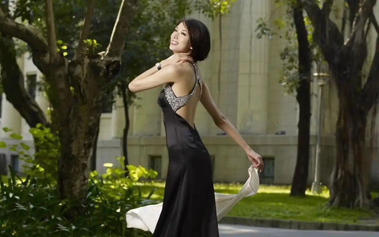 台湾人气女星林志玲宽屏桌面壁纸高清大图预览1920×1200_港台明星