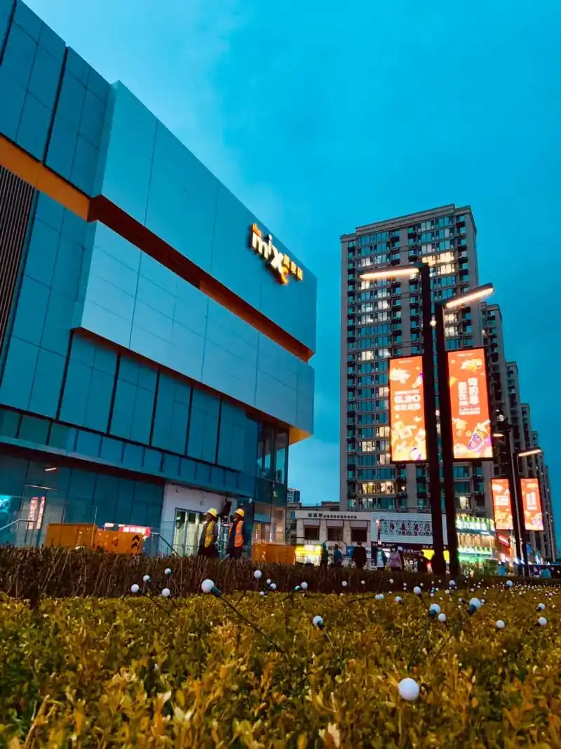 皇姑万象汇 一记鲜暖色送给你们,我感觉我上辈子应该是个摄影 - 抖音