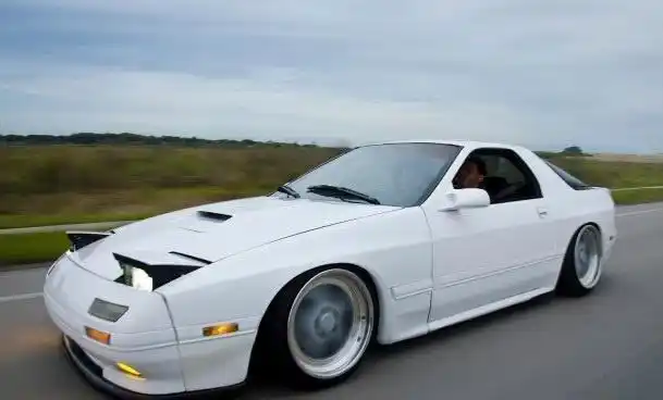 马自达rx7fc3s头文字d中高桥凉介的座驾以大马力转子引擎著称最佳的