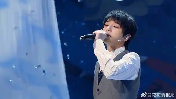 华晨宇为女友写的歌,现场演唱《我们》唱哭全场,开口太深情了!