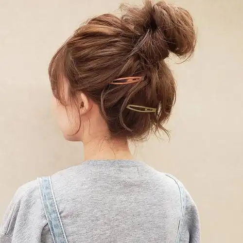 夏天想要清爽,最好的方法莫过于把头发扎起来,百变时尚很解暑