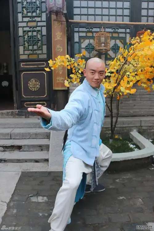 组图:《国士无双黄飞鸿》郑恺首剃光头演清装