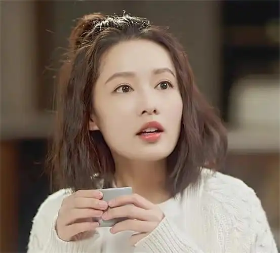 李沁虽然身高166cm体重却仅有