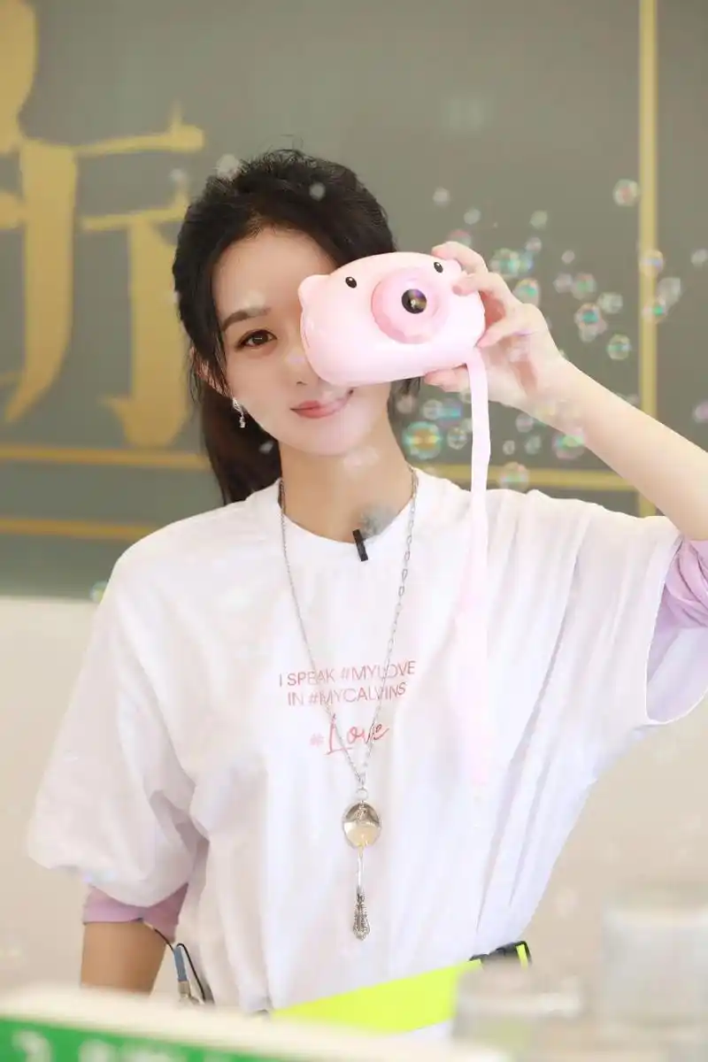 颖宝的笑容有没有让你更开心!本以为是三分热度,却是十分喜欢. - 抖音