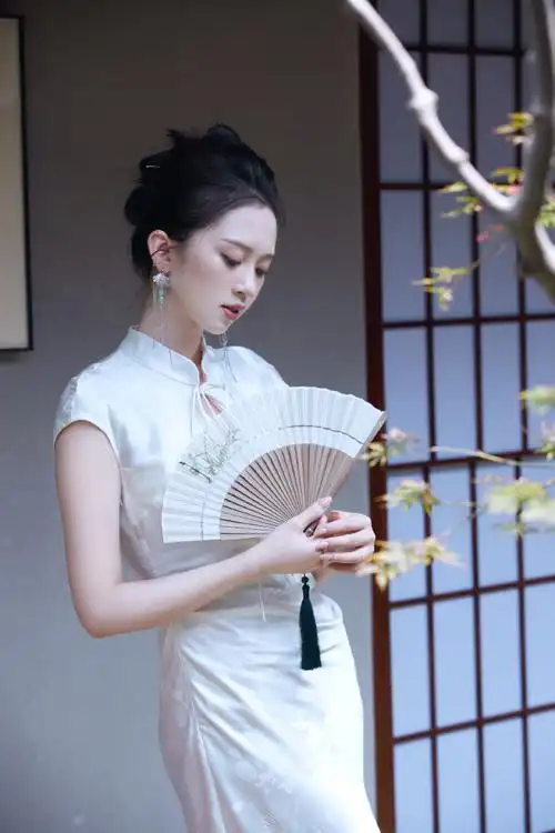 新中式旗袍##国风写真##新中式妆容