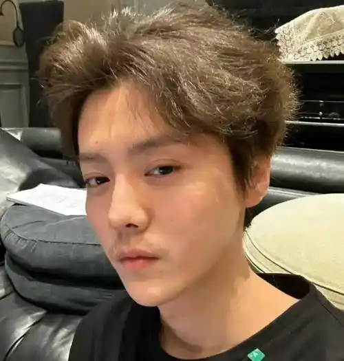 原创34岁鹿晗路透图被嘲发福姨味重对比颜值巅峰一目了然