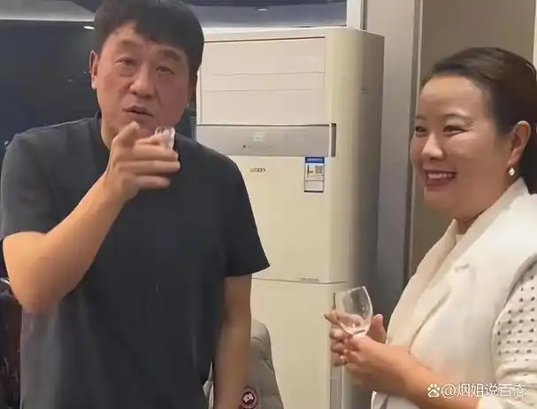 老戏骨何冰一顿饭定下终身娶同桌的你做老婆