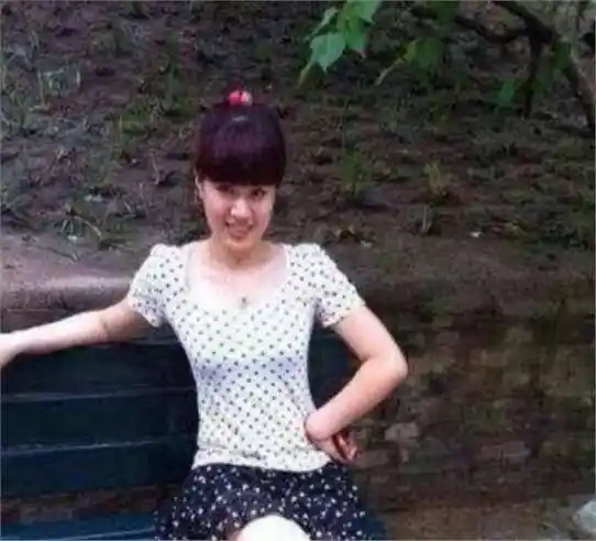 刀郎的渣妻,抛弃两月大孩子离开刀郎,如今他住豪宅,前妻后悔吗