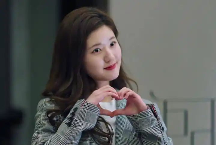 赵露思电视剧照片真实晚上_赵露思电视剧现代剧_赵露思晚上拍的照片