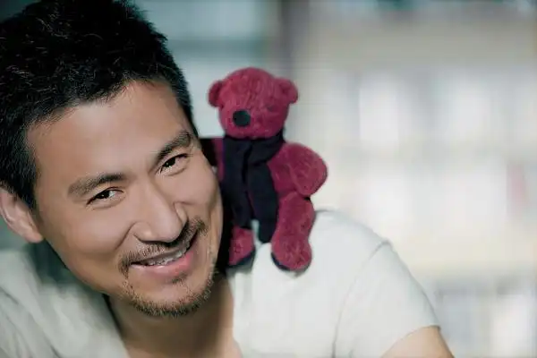 女子捧张学友照片几天不睡 医生:这是桃花癫得治