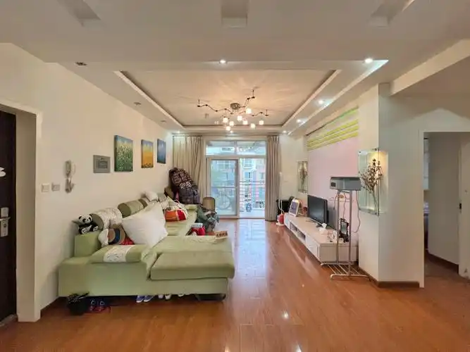 郫都区地铁口此图片为装修效果图套三双卫