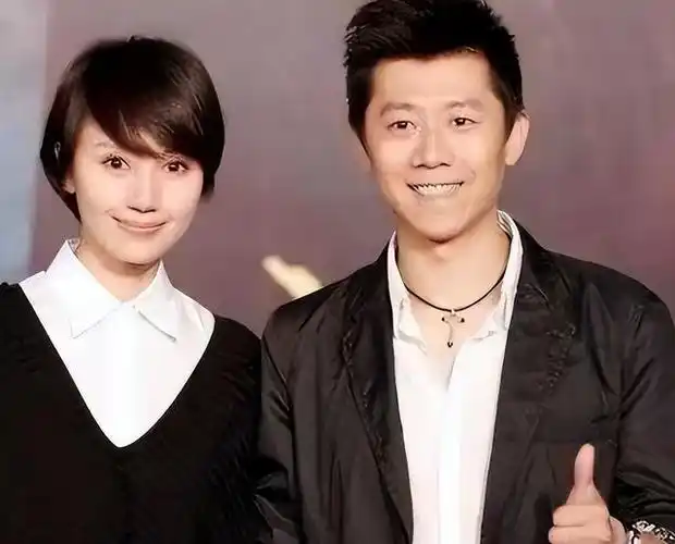 影后袁泉:家庭中的调和剂,解开老公跟公婆间的心结