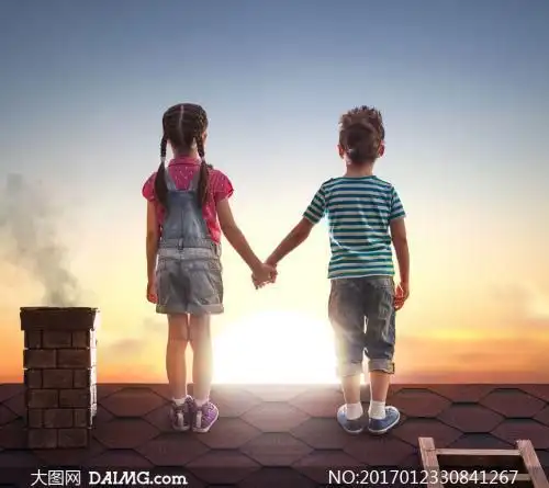 小朋友手牵手背影简笔画孩子手牵手简笔画画小孩背影简笔画情侣牵手