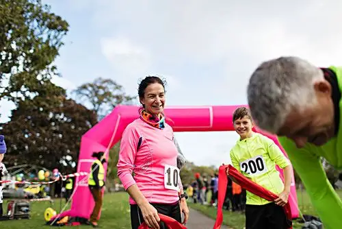 情侣跑步图片_情侣跑步图片大全_情侣跑步图片下载