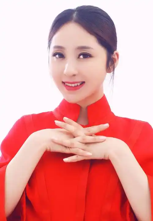 歌手云飞年届四十,但一点都不显老,他和郭津彤的宝宝都4岁了!