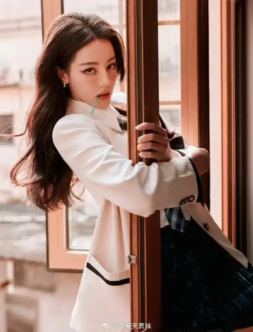 迪丽热巴甩头发有校园酷姐味了##开始推理吧推艺怪谈预告##开始推理