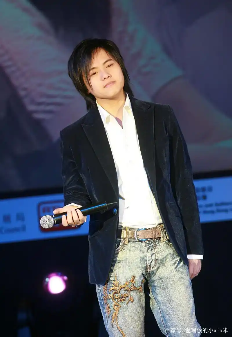 《包容》《一万个理由》丨郑源红极一时却隐退歌坛,原因是啥?