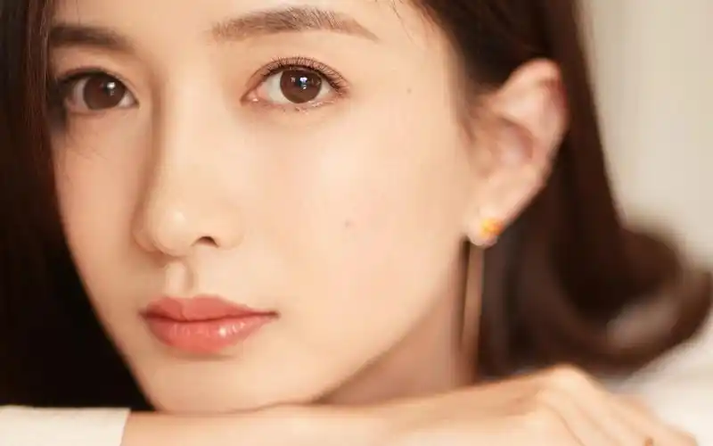 江疏影代言图片桌面壁纸