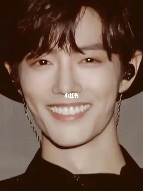 肖战的笑容可以融化一切