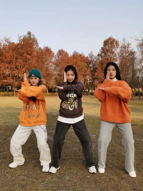 三人拍照92姿势|一起无所畏惧地摆它_拍照_手机支架_拍照姿势不重样