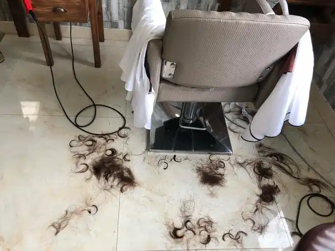 哈哈头发剪掉好多呀,感觉清爽多了