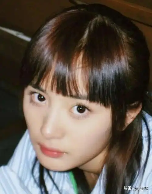 杨幂刚出道时到底有多美?看完齐刘海旧照后,整没整容一目了然