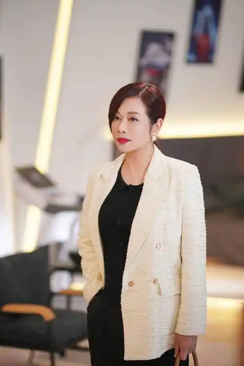 tvb女神陈松伶再演戏搭档金晨王子异出演女霸总