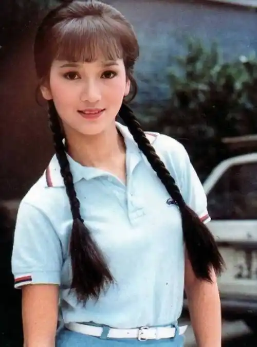 赵雅芝40年前的旧照流出,正面照让网友都心动了_照片_少女_漂亮