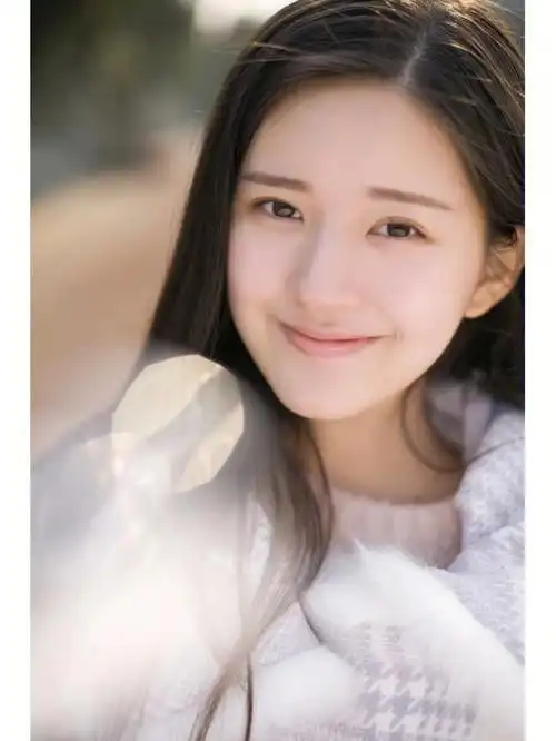 绝美赵露思素颜旧照曝光皮肤细腻光滑又白皙