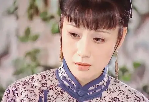 的容妃,眉黛春山,秋水剪瞳,唇下痣,气质如月光~作为演员,李建群老师