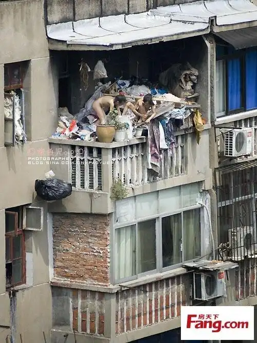 红色表示火光和热情,此时的版主已具备一定的号召力,可以像一支火把一