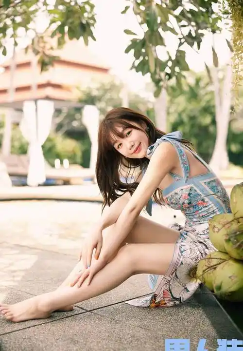 29岁徐梦洁登《男人装》封面,时尚大片湿身诱惑,元气甜妹长大了