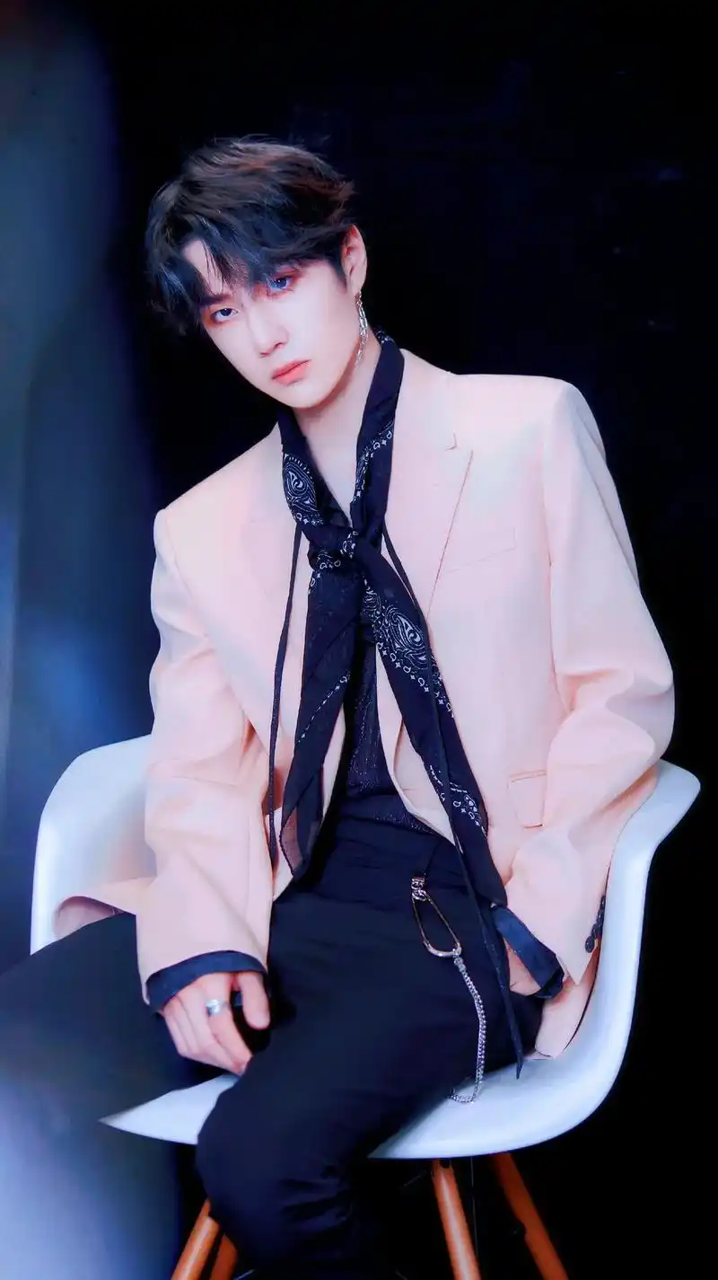 王一博 这三个字就是我最好的文案 #神仙颜值 #向全世界安 - 抖音