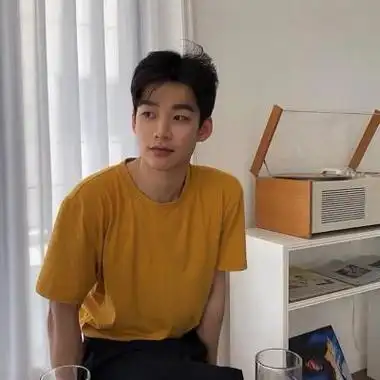 潮男头像高清帅气撩人2022头像简约干净的ins男生头像真人