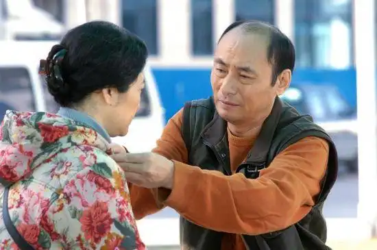 婆婆妈妈吴连生动情塑造倔老头