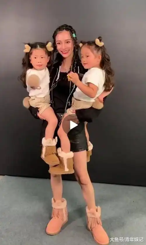 angelababy虽然事业繁忙,对儿子小海绵还是非常上心的.