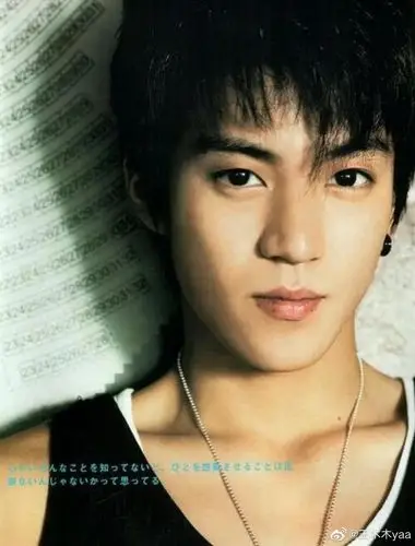 赞多小时候和小栗旬小时候像吗