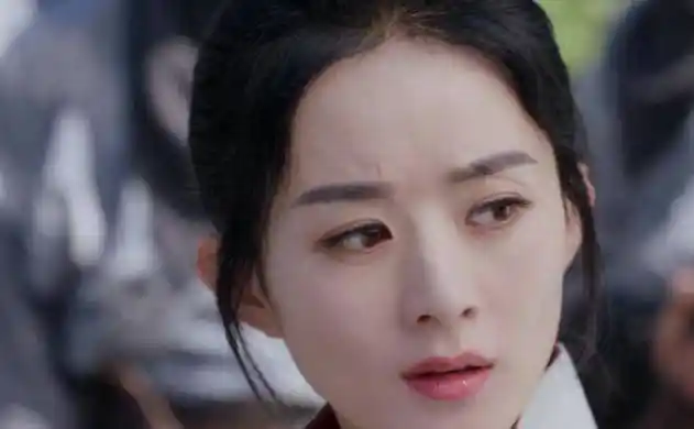 赵丽颖出镜尽显憔悴,眼角纹清晰,被指似戴假发,精修生图反差大_网友