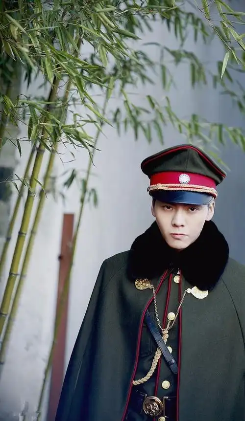 有一种制服诱惑叫陈伟霆民国时装周showtime